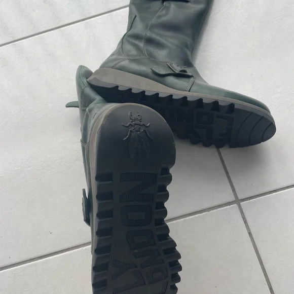 Fly London boots New. - Picture 6 of 8